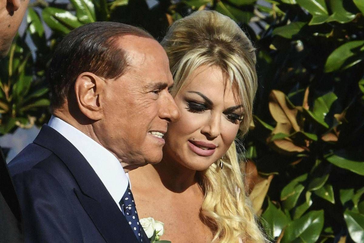 Pascale: "Dire 'sto con Berlusconi' più difficile del coming out con mio padre" -