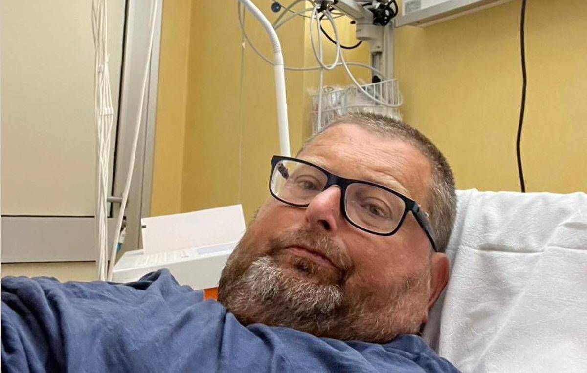 Mario Adinolfi: "Notte con dolori atroci, grazie ai medici ora sono a casa" - 