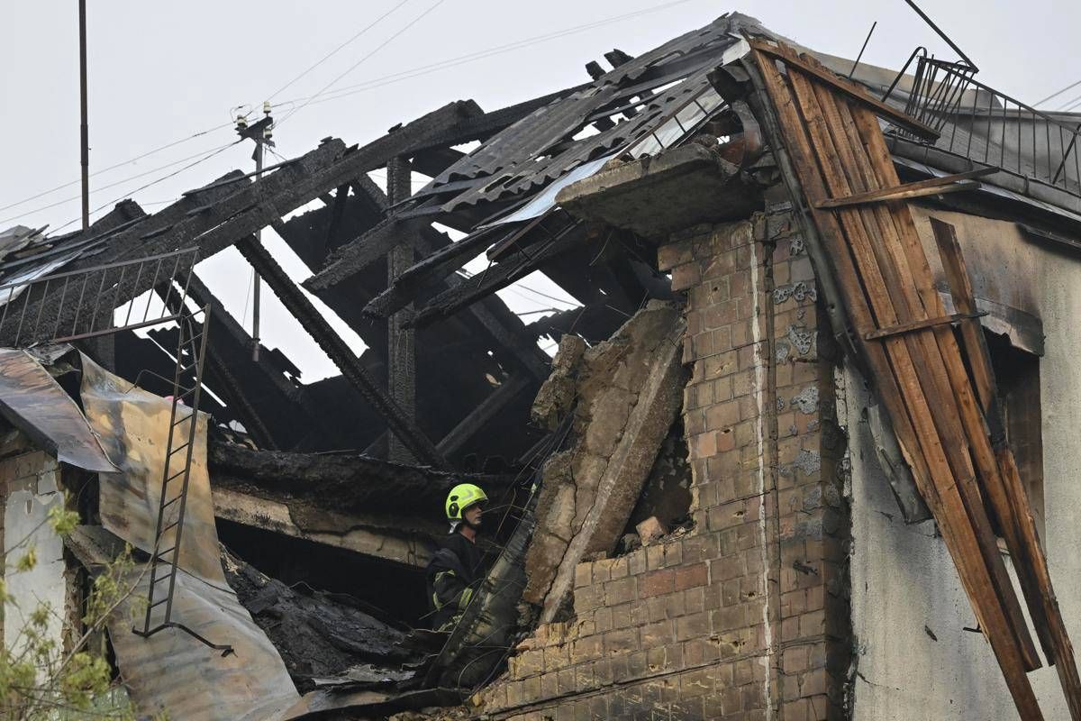 Massiccio attacco russo a Kiev, 2 morti e 14 feriti - 
