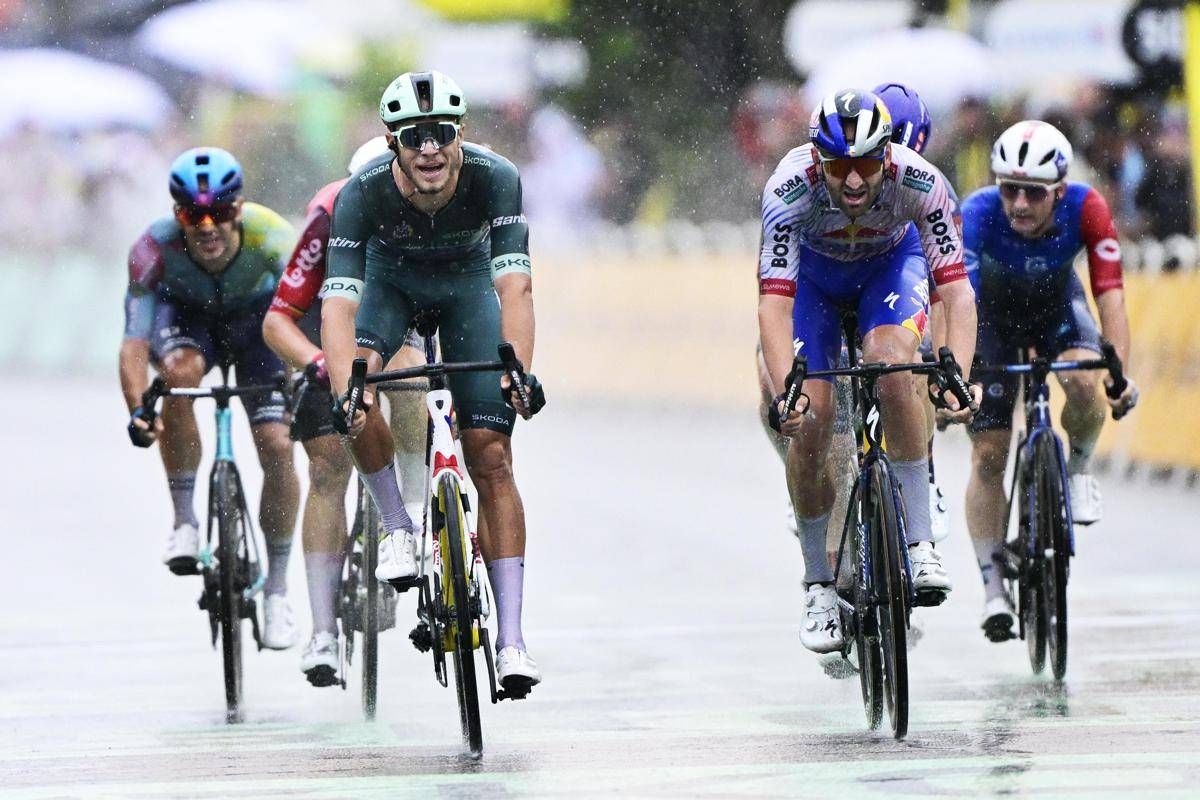 Tour de France, Milan vince a Valence. Pogacar ancora in giallo -