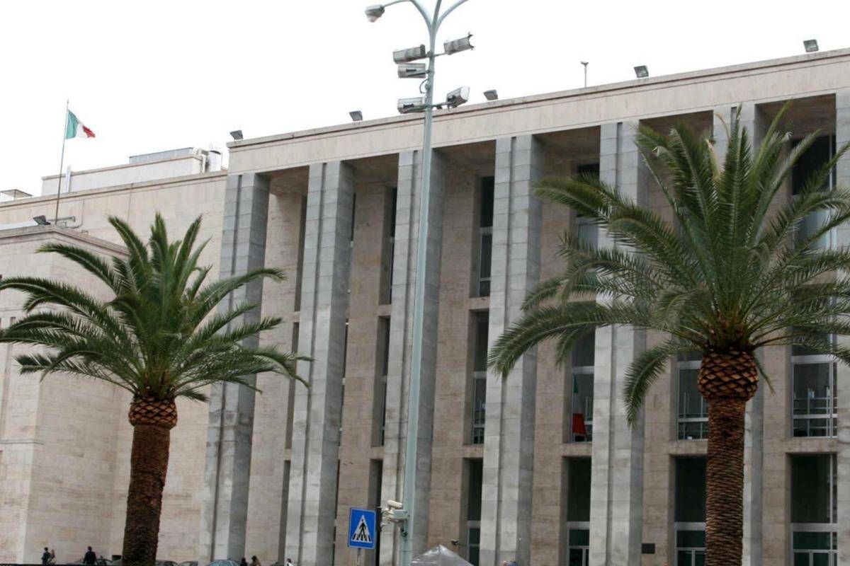 Bambina morta a Palermo, benzina sui vestiti. Sequestrato appartamento in cui viveva -