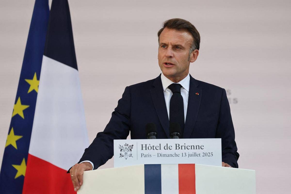 Macron: "Libertà mai così minacciata dal 1945, pace dipende da noi" - 