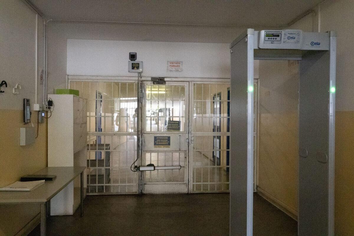 Fermare i suicidi in carcere: l'Emilia-Romagna introduce un piano rivoluzionario | È davvero una soluzione efficace o solo un'illusione? - 