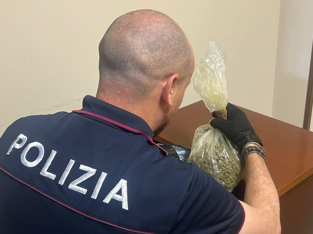 Controlli straordinari a Catania | La Polizia sorprende un giovane con 350 grammi di droga in casa! -