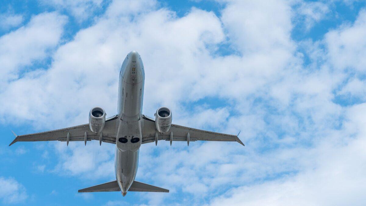 Liberi di viaggiare: addio ai limiti sui liquidi in aereo | Scopri perché questo cambiamento potrebbe rivoluzionare le tue vacanze! -