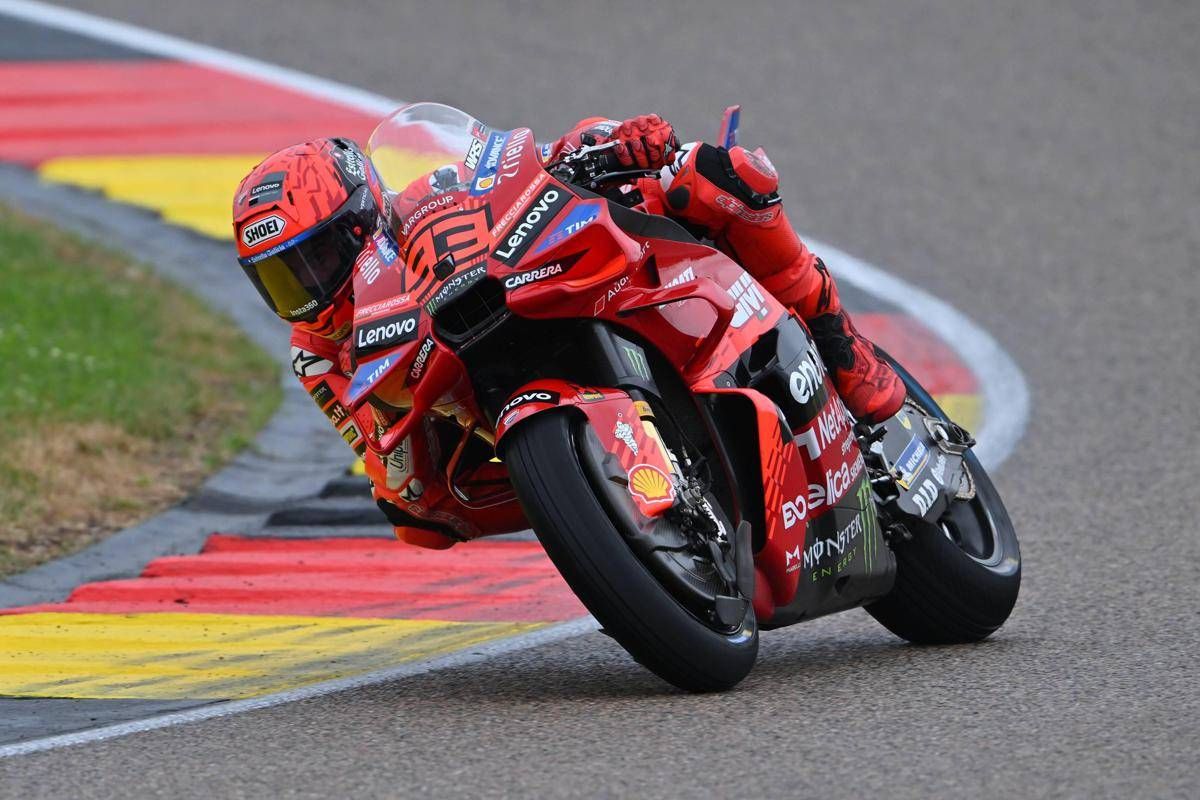 MotoGp, Marquez domina in Germania. Secondo il fratello Alex, poi Bagnaia -