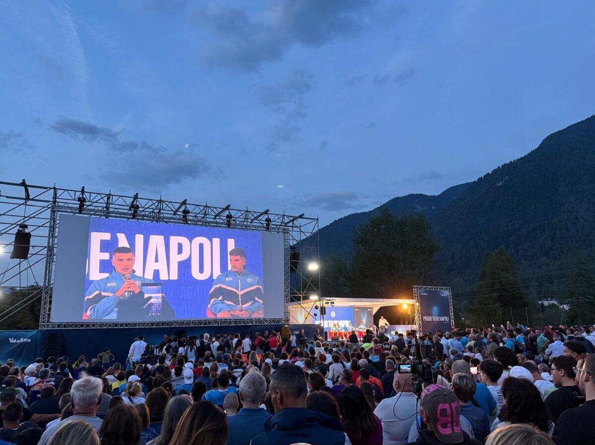 Sconfitti in campo ma vincenti fuori | I tifosi del Napoli sono più appassionati che mai! -
