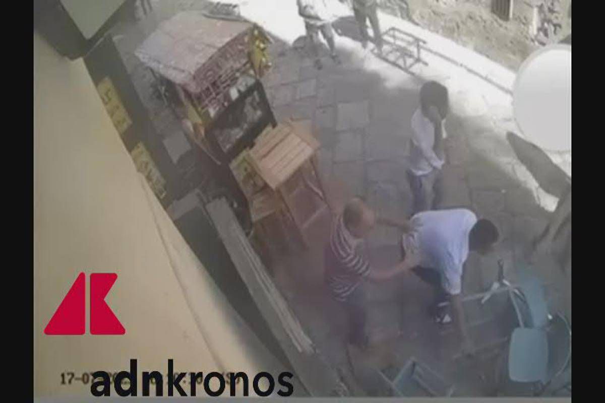 Palermo, assessore Ferrandelli difende titolare di un bar e viene preso a sediate: il video esclusivo - 