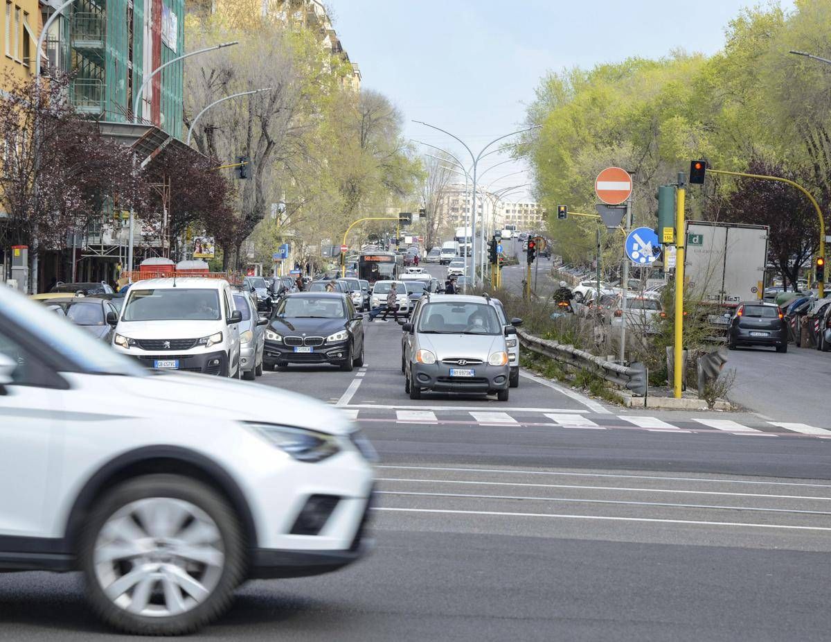 Diesel Euro 5, rinviato di un anno il blocco delle auto -