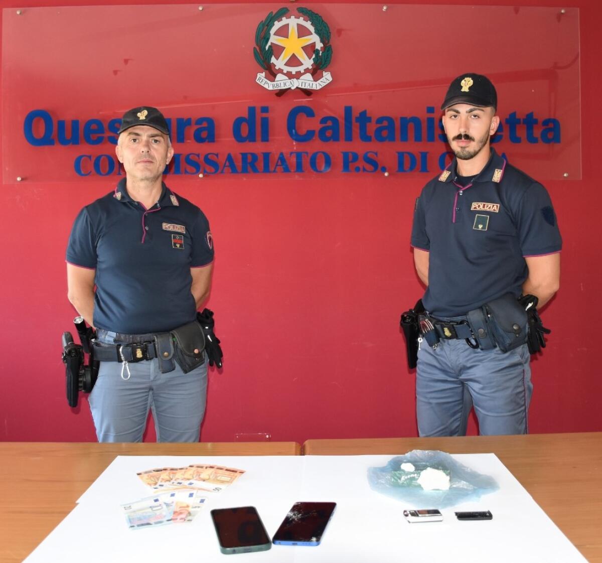 Arrestato in flagranza dalla Polizia di Caltanissetta | Scopri cosa nascondeva nel pantalone! -