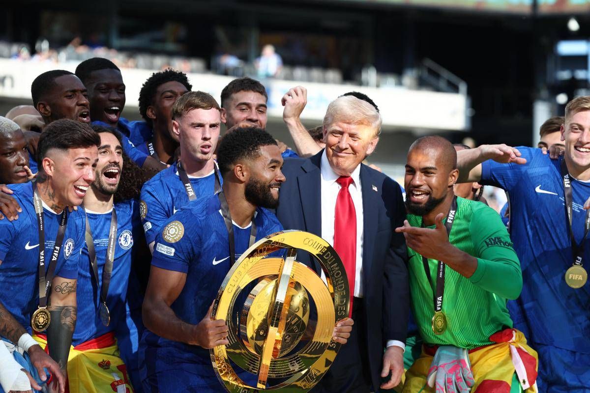 Il Chelsea festeggia il Mondiale per club. E Trump non se ne va - 