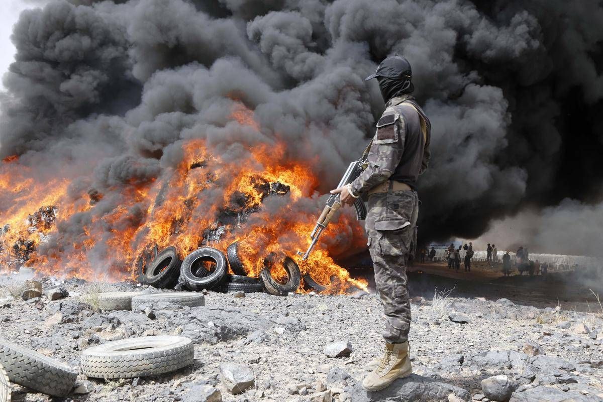 Yemen, i trafficanti legati agli Houthi vendono armi su X e WhatsApp - 