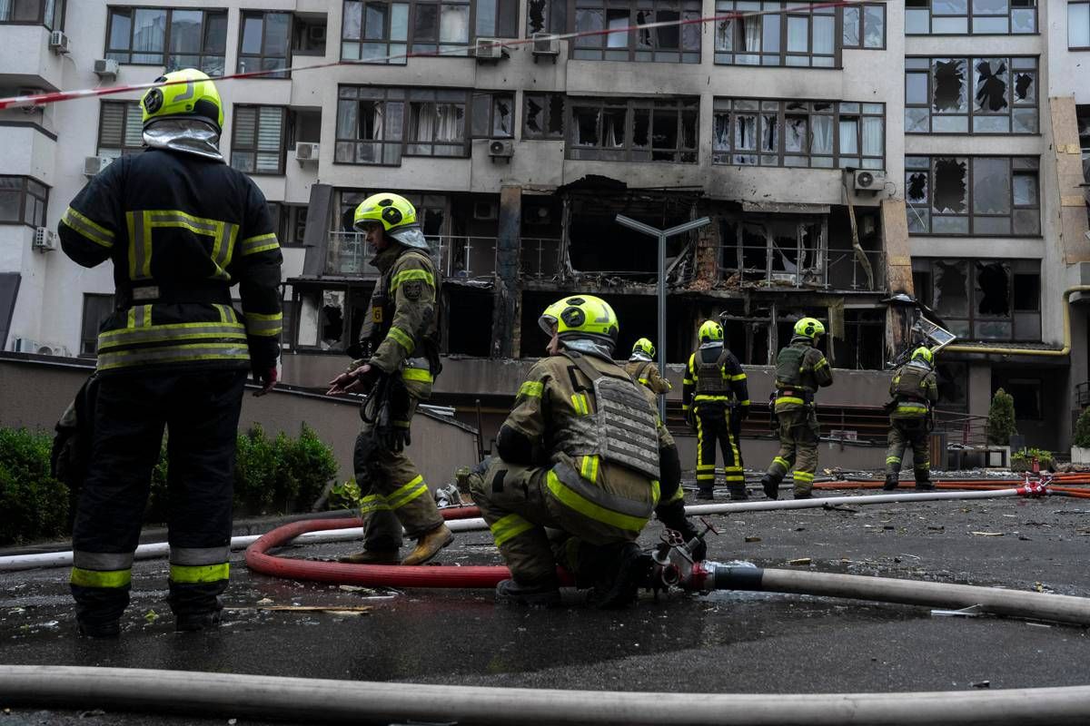 Ucraina, nuovi attacchi russi con droni e missili su Kiev - 