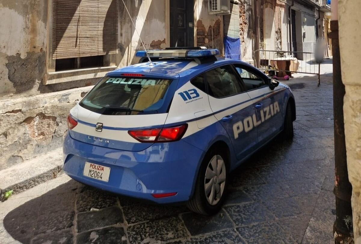 28enne nigeriano minaccia di dare fuoco a casa abusiva a Catania | La Polizia riesce a fermarlo ma non senza conseguenze -