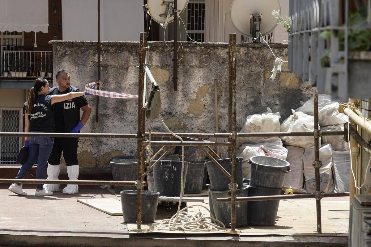 Napoli, 4 indagati per i 3 operai morti al Vomero: martedì l'autopsia - 