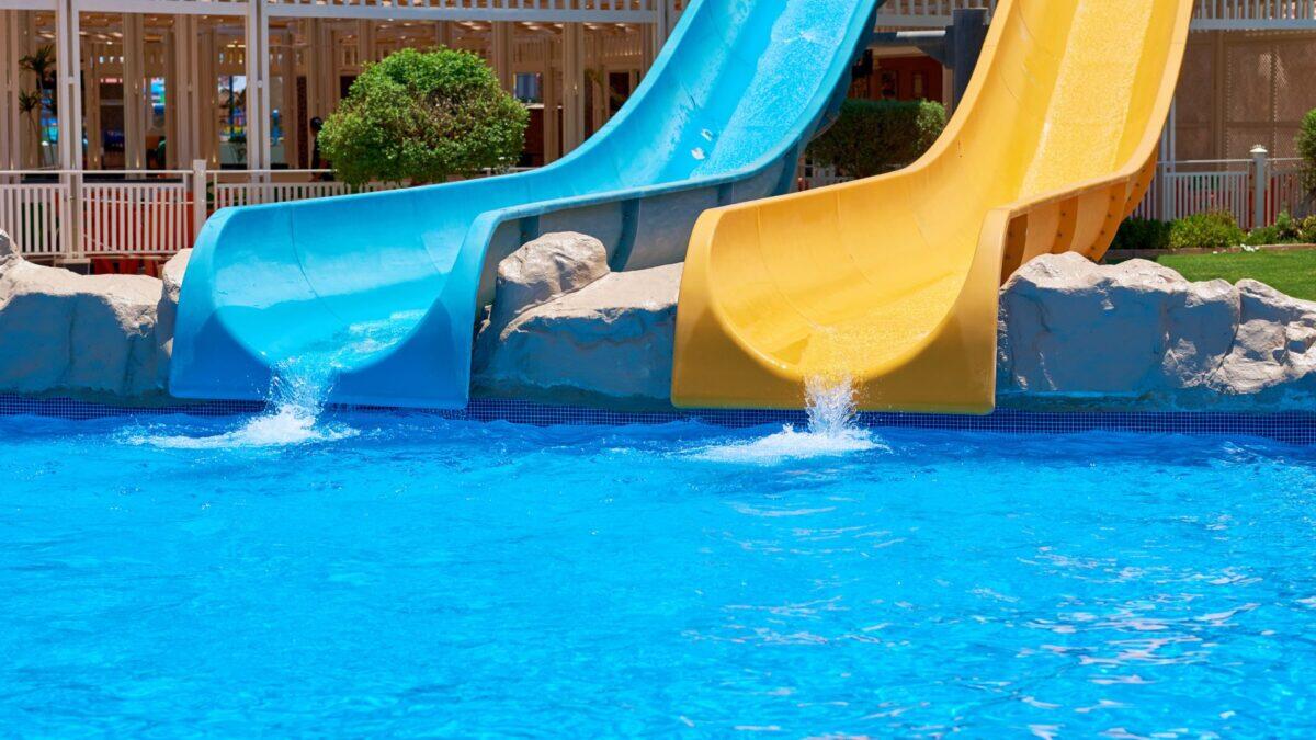 Bimbo di 7 anni in coma dopo un tuffo fatale | Cosa non ci dicono sui rischi negli acquapark? -