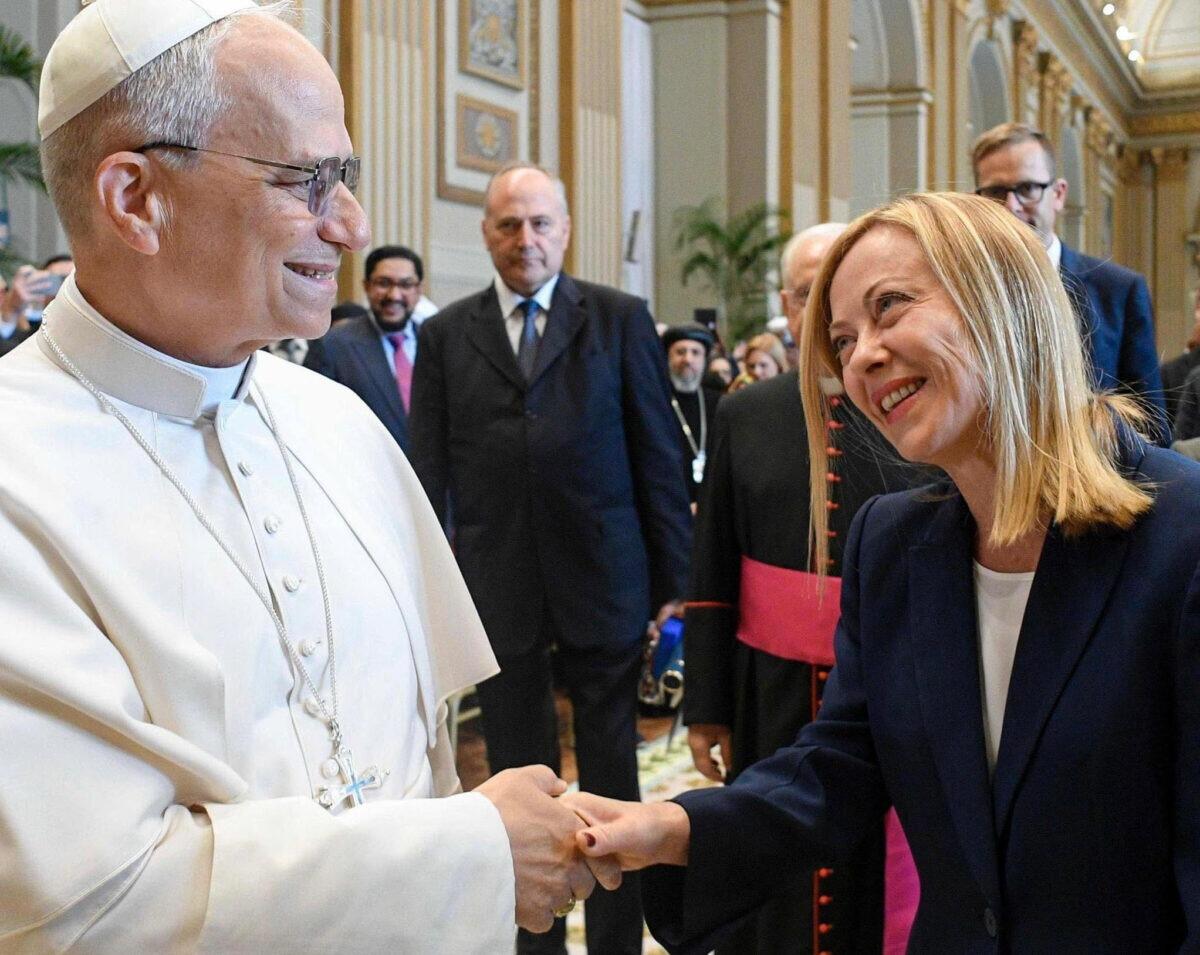 Giorgia Meloni incontra Papa Leone XIV | Un dialogo inaspettato su fine vita e crisi globali! - 