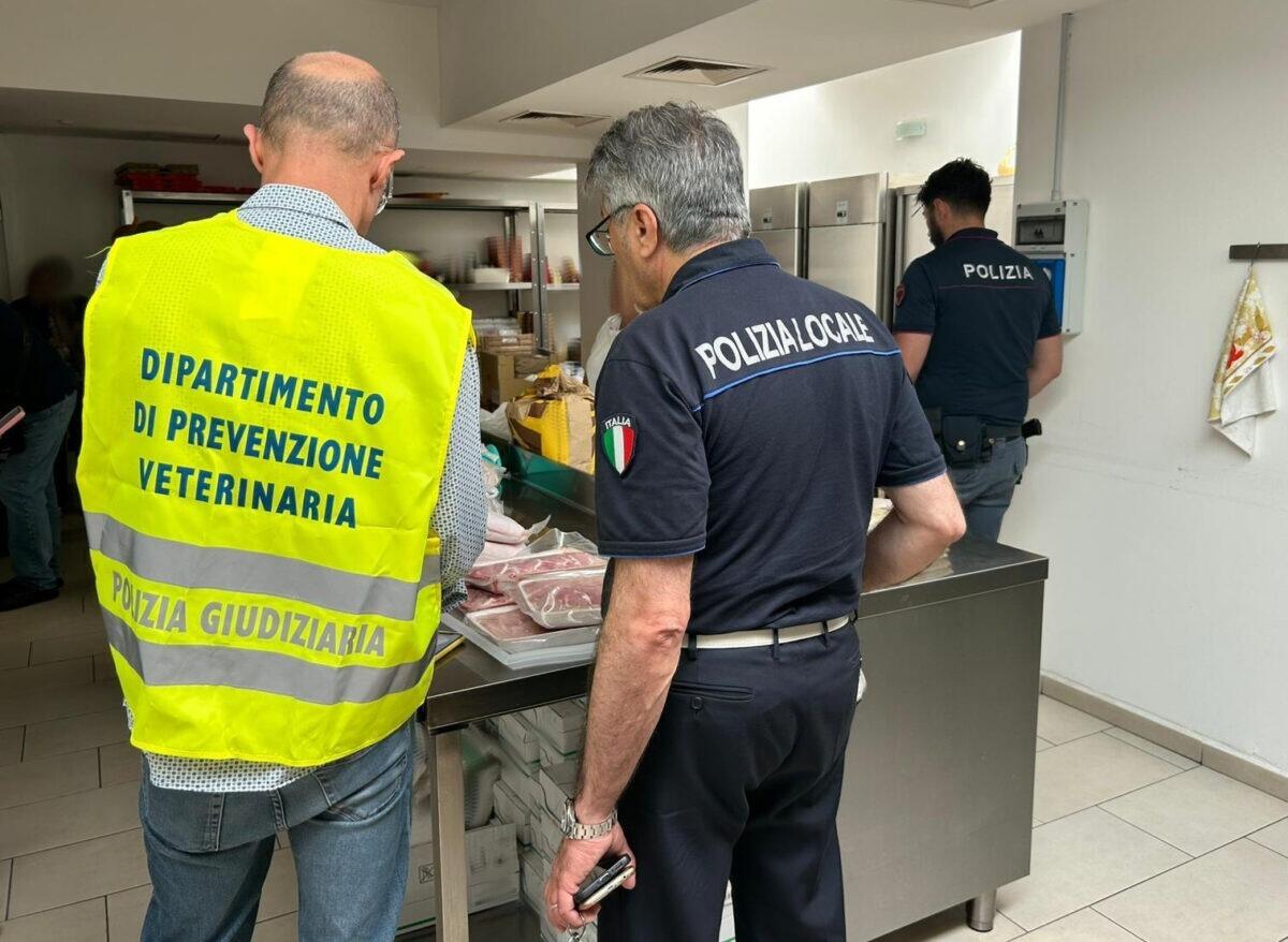 Catania: La Polizia scova 72 chili di carne avariata in una casa di riposo | Ecco perché dovresti preoccuparti della sicurezza degli anziani! -