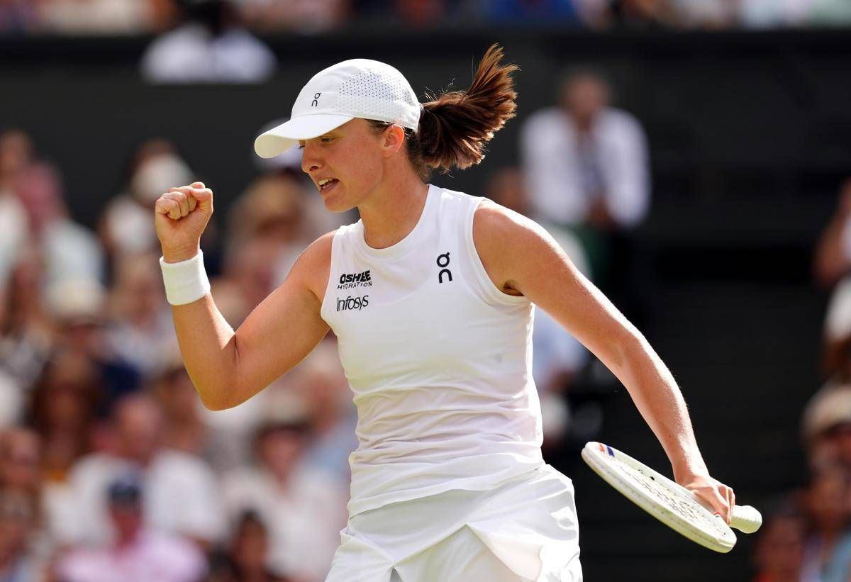 Wimbledon, Swiatek è la nuova 'Regina': dominata Anisimova con doppio 6-0 -