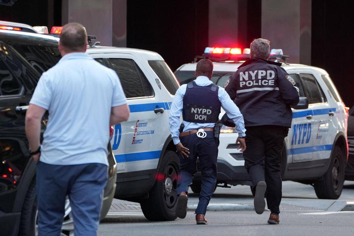 Sparatoria Manhattan, chi era l'attentatore: la malattia e il biglietto nella tasca -