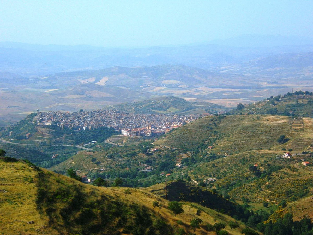 Il cuore nascosto degli Erei: il borgo siciliano che si rialza tra arte, miniere e misteri - Foto: Melo81/Wikipedia