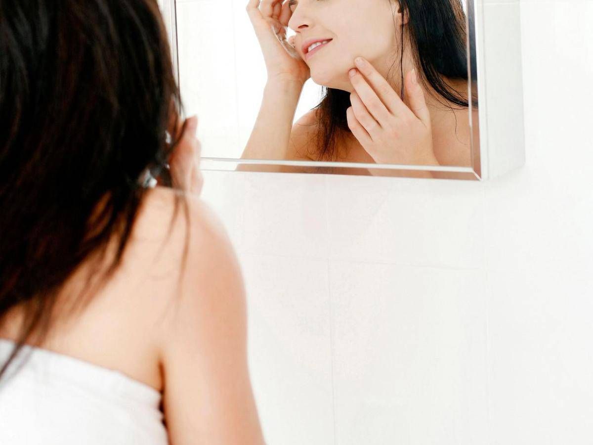 Sos 'acne shaming', 2 persone su 5 bullizzate per l'aspetto della pelle -