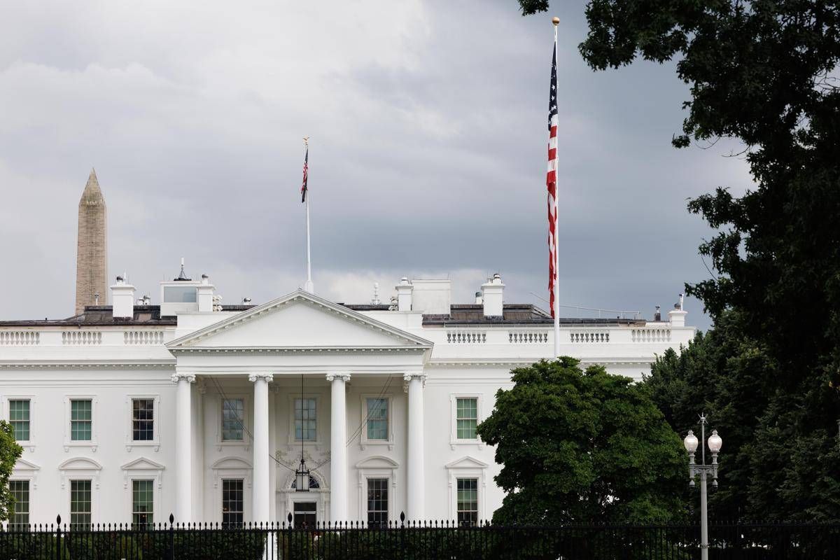 Agenzia sanitaria Usa, Casa Bianca sceglie nuovo direttore ad interim: è il vice di Kennedy Jr -