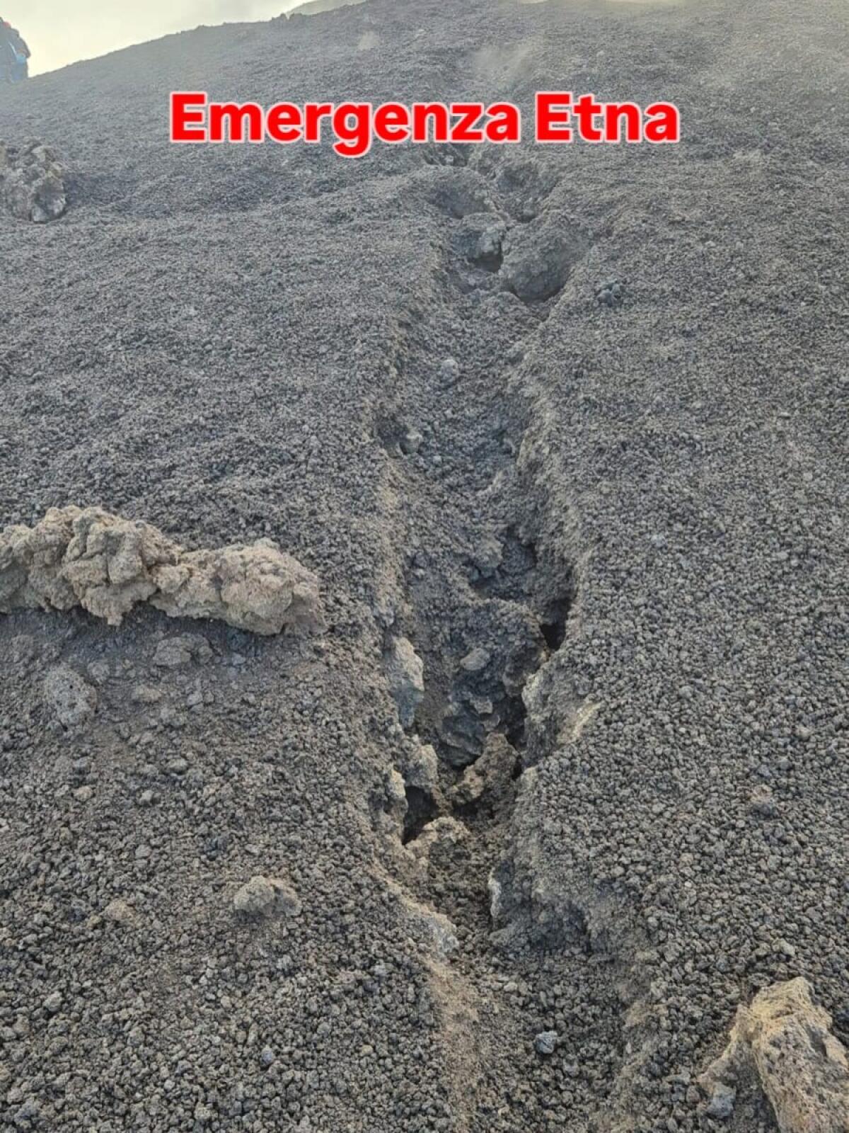 Emergenza Etna: il livello di allerta sale a F1 | La Protezione Civile è pronta a intervenire! -