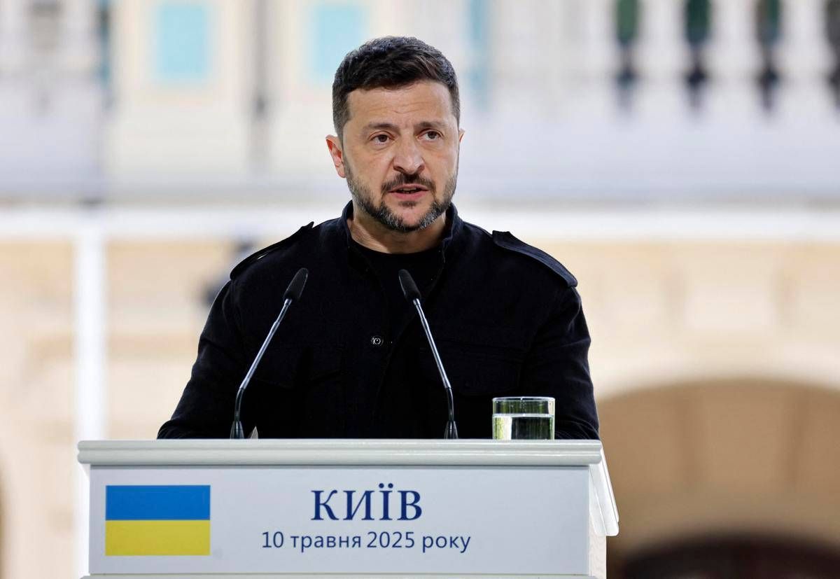 Ucraina, Zelensky: "Pronto missile a lungo raggio, può colpire a 3mila km di distanza" -