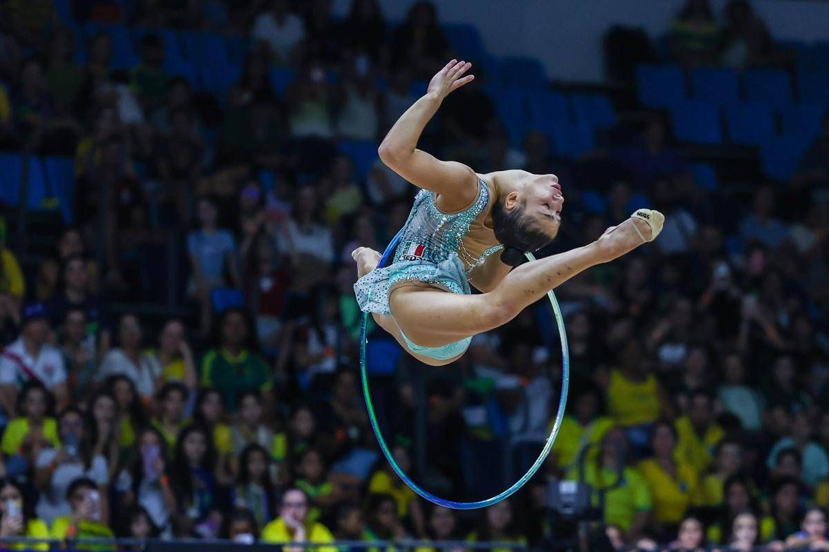 Sofia Raffaeli doppia medaglia ai mondiali di ritmica: oro nel cerchio e bronzo nella palla - 