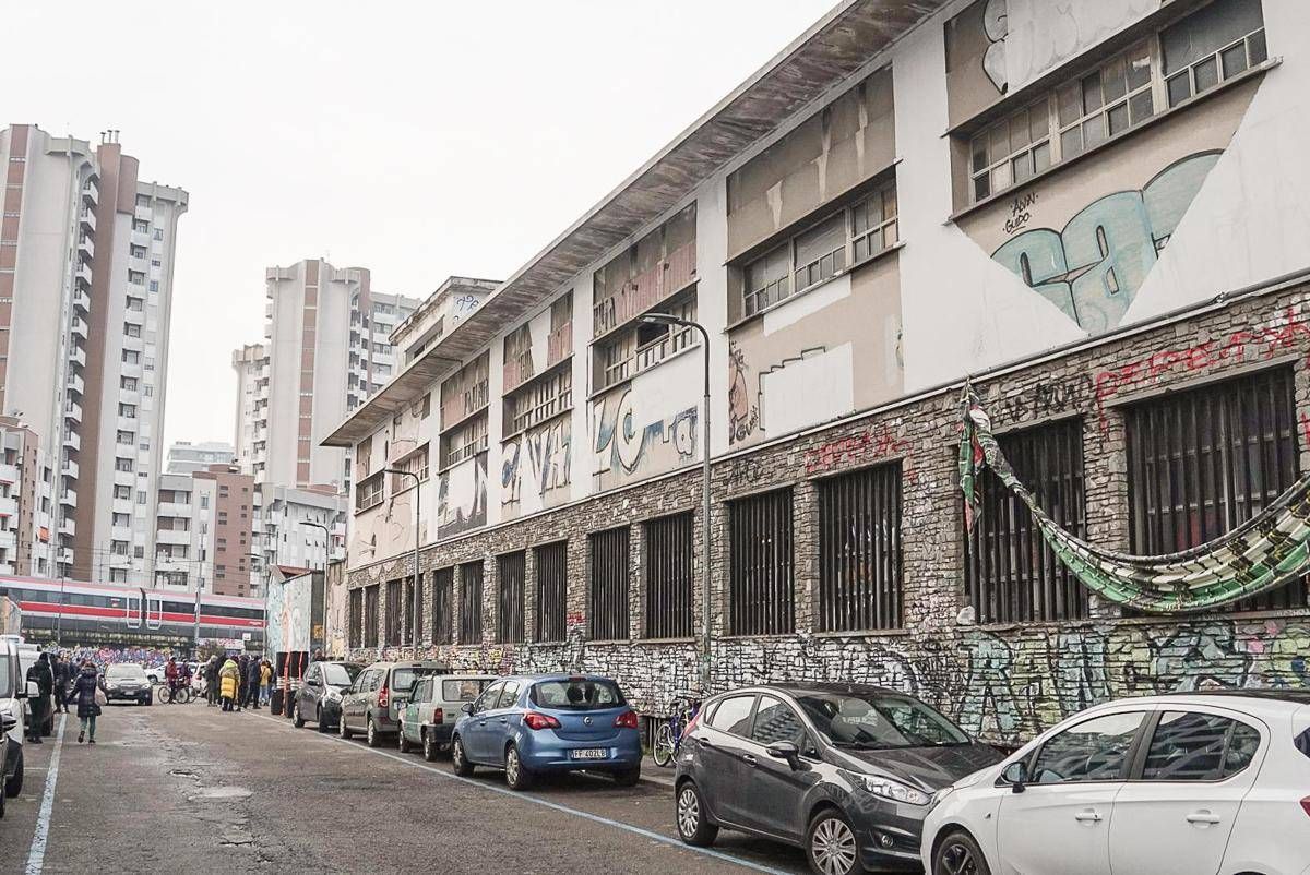 Milano, al via sgombero centro sociale Leoncavallo. Salvini: "Dopo decenni di illegalità si cambia" - 