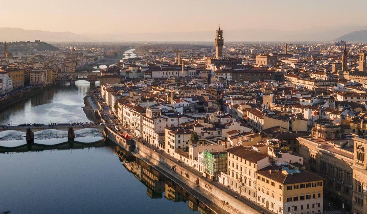 Il caso del 'cubo nero' nel centro di Firenze, Schmidt: "Intervenga Unesco" -