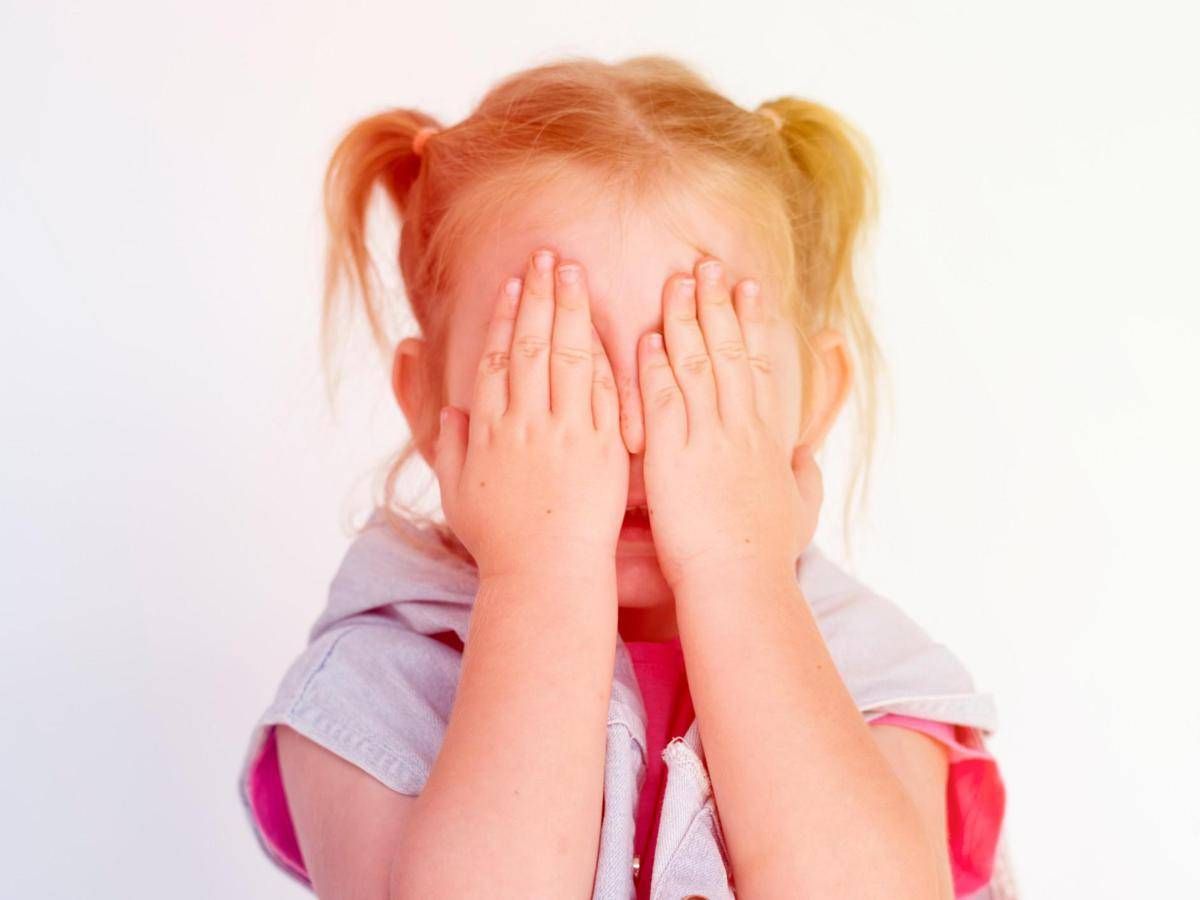 Bimbi in ansia già a 2 anni. Le paure? Buio, mostri e distacco dai genitori -