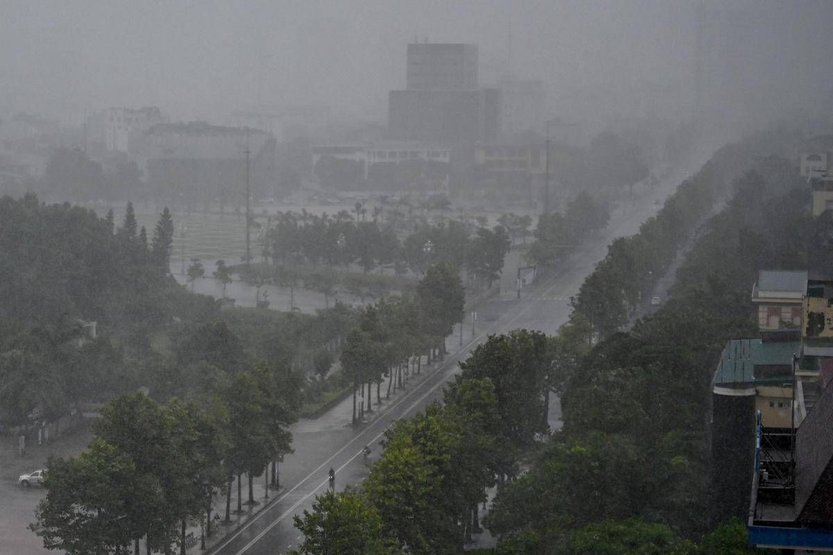 Vietnam, tifone Kajiki si avvicina alla costa: evacuate oltre 325mila persone - 