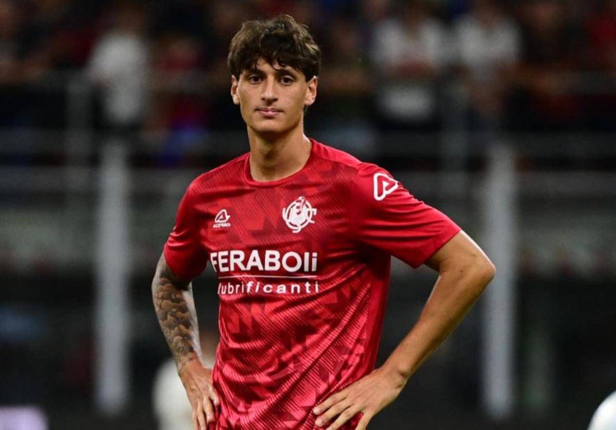 Floriani Mussolini, esordio in A con la Cremonese: "Un sogno". Dietro la maglia il nome per evitare polemiche -