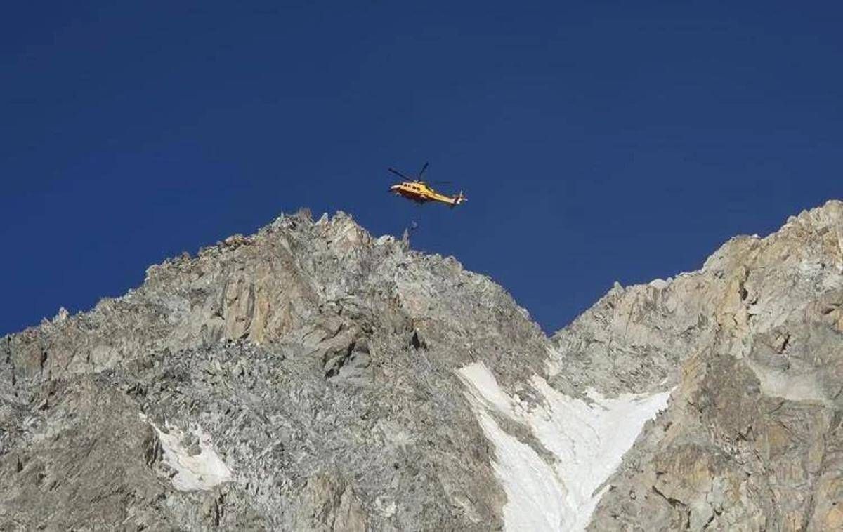 Monte Bianco, blocco di ghiaccio travolge e uccide alpinista italiano - 