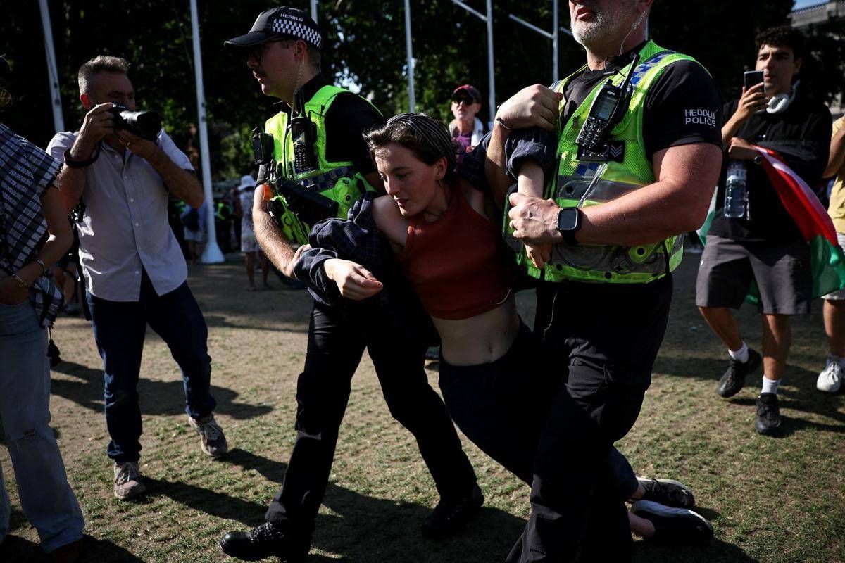 Gruppo pro Pal messo al bando in Gb, 365 arresti durante protesta a Londra -