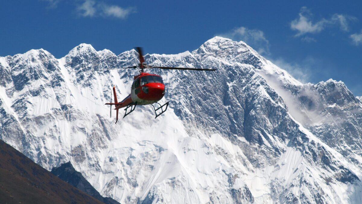Elicotteri sopra le Dolomiti: il Cai alza la voce | La battaglia per un turismo sostenibile è appena iniziata! - 