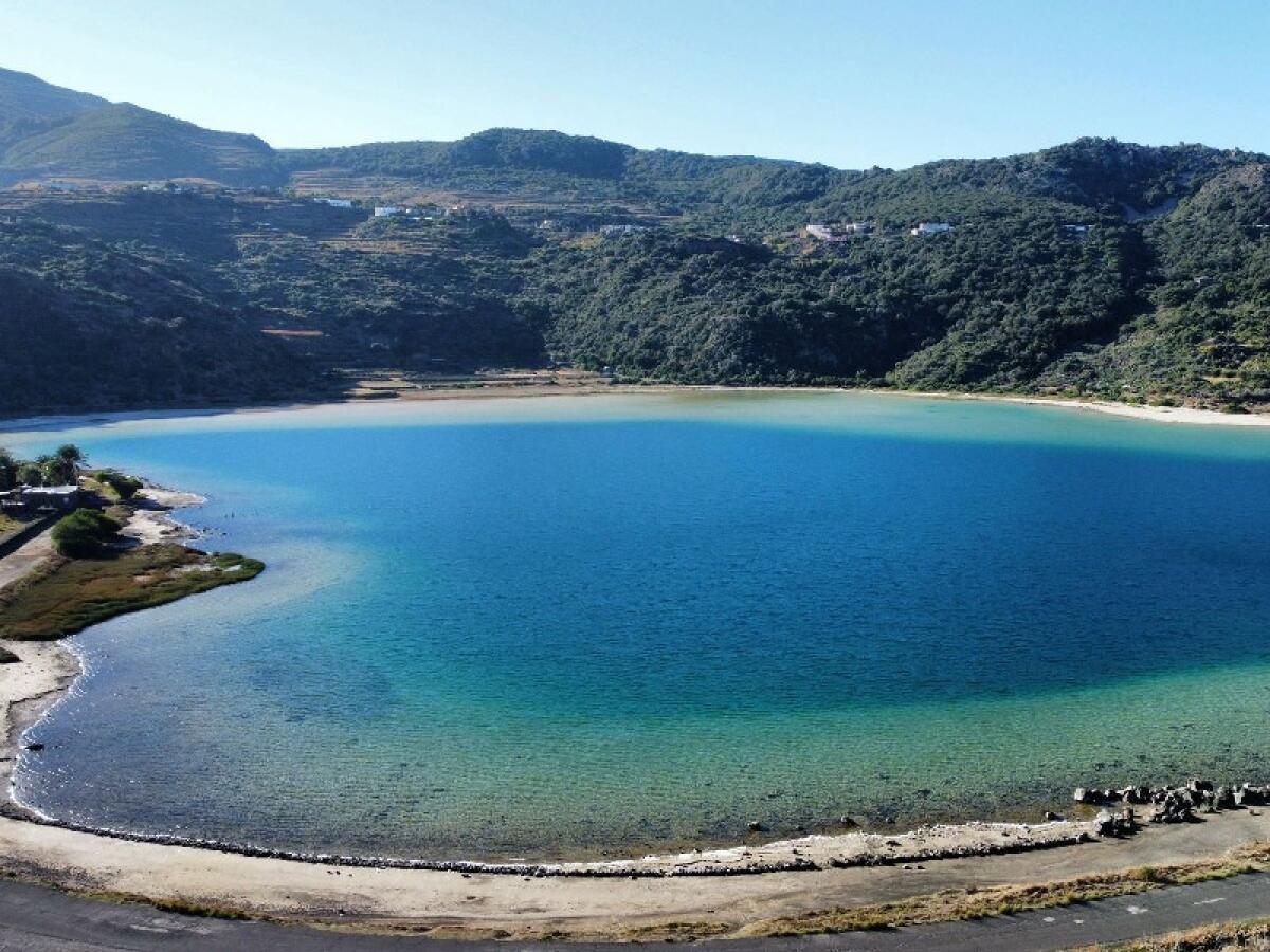 Pantelleria nasconde un lago termale che potrebbe svelare il segreto dell'origine della vita | Scopri perché i ricercatori sono entusiasti di questa scoperta! -