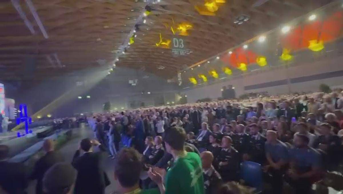 Standing ovation per Meloni al Meeting di Rimini -