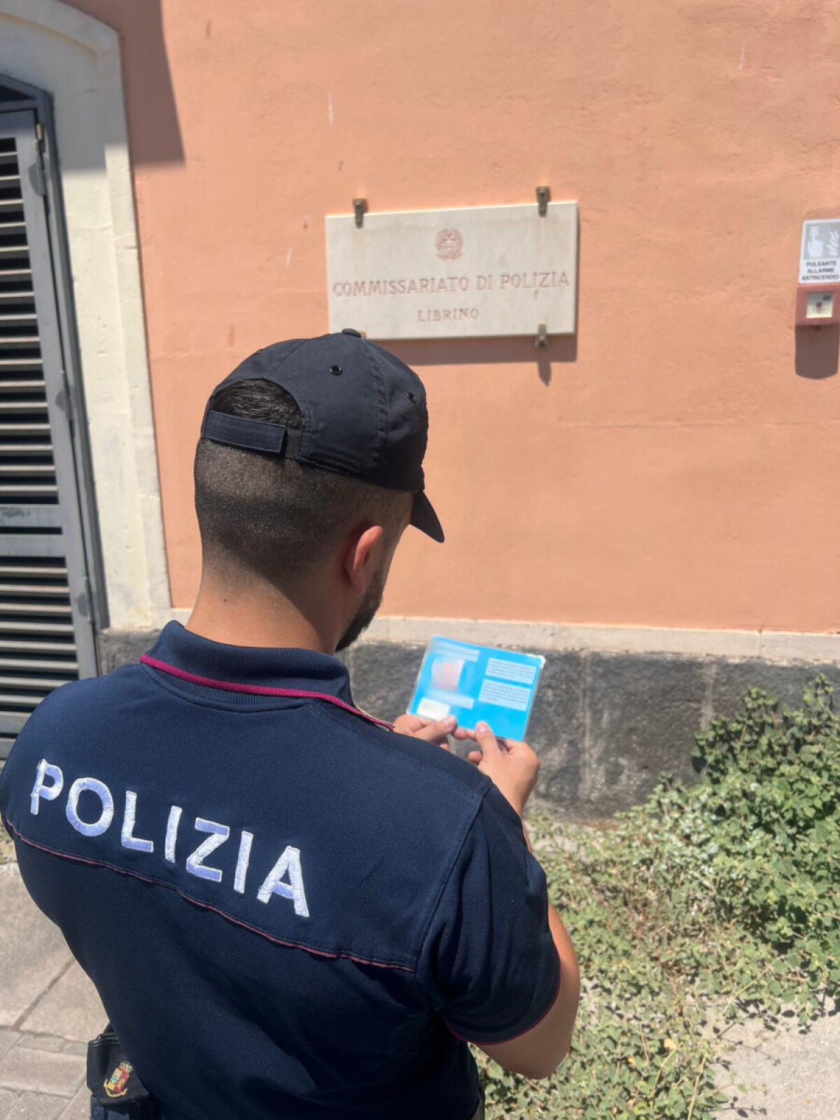Scoperto parcheggio abusivo a Catania | La Polizia smaschera l'incredibile trucco di un uomo che sfruttava un pass scaduto! - 