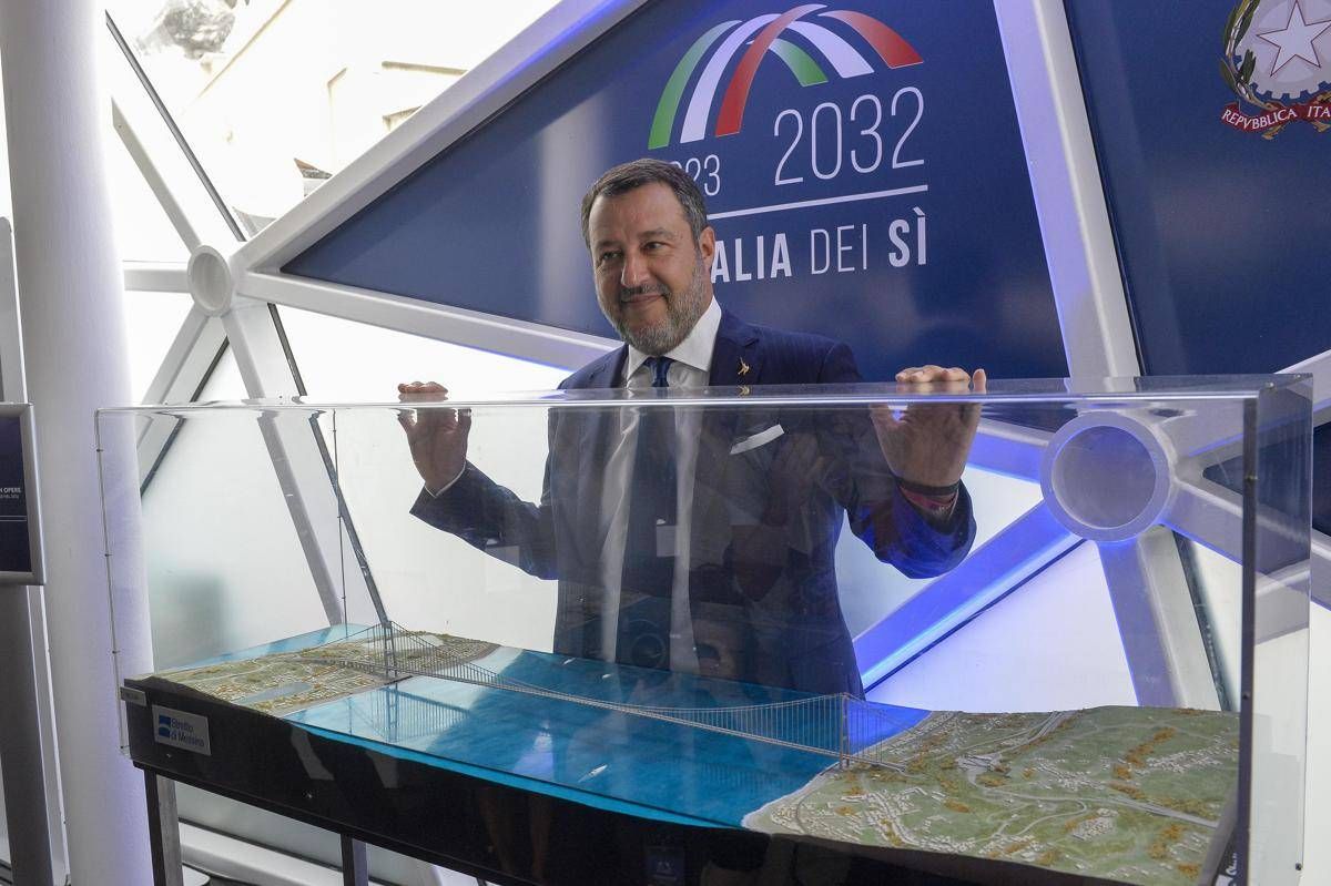 Ponte sullo Stretto, Salvini: "Intestarlo a Berlusconi? E' un grande ma ha già Malpensa" - 