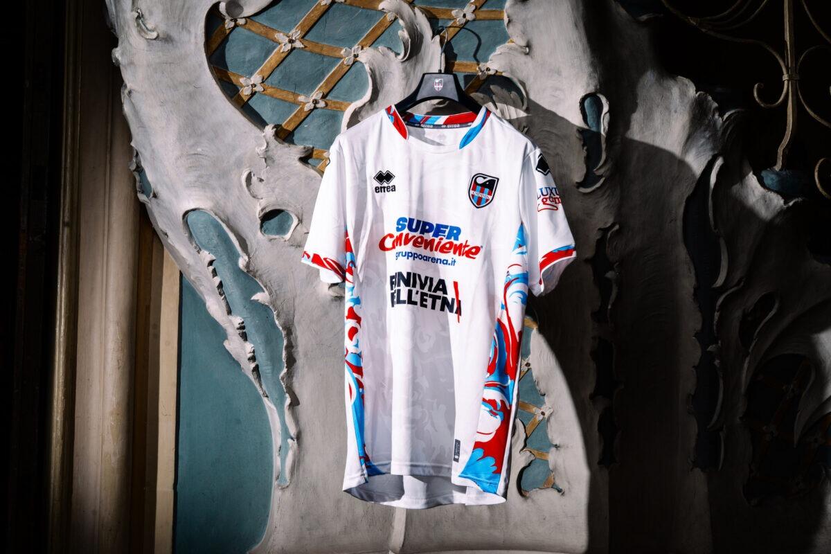 Catania FC svela un legame sorprendente con Palazzo Biscari | La storia dietro la maglia che sta distogliendo l'attenzione di tutti! -