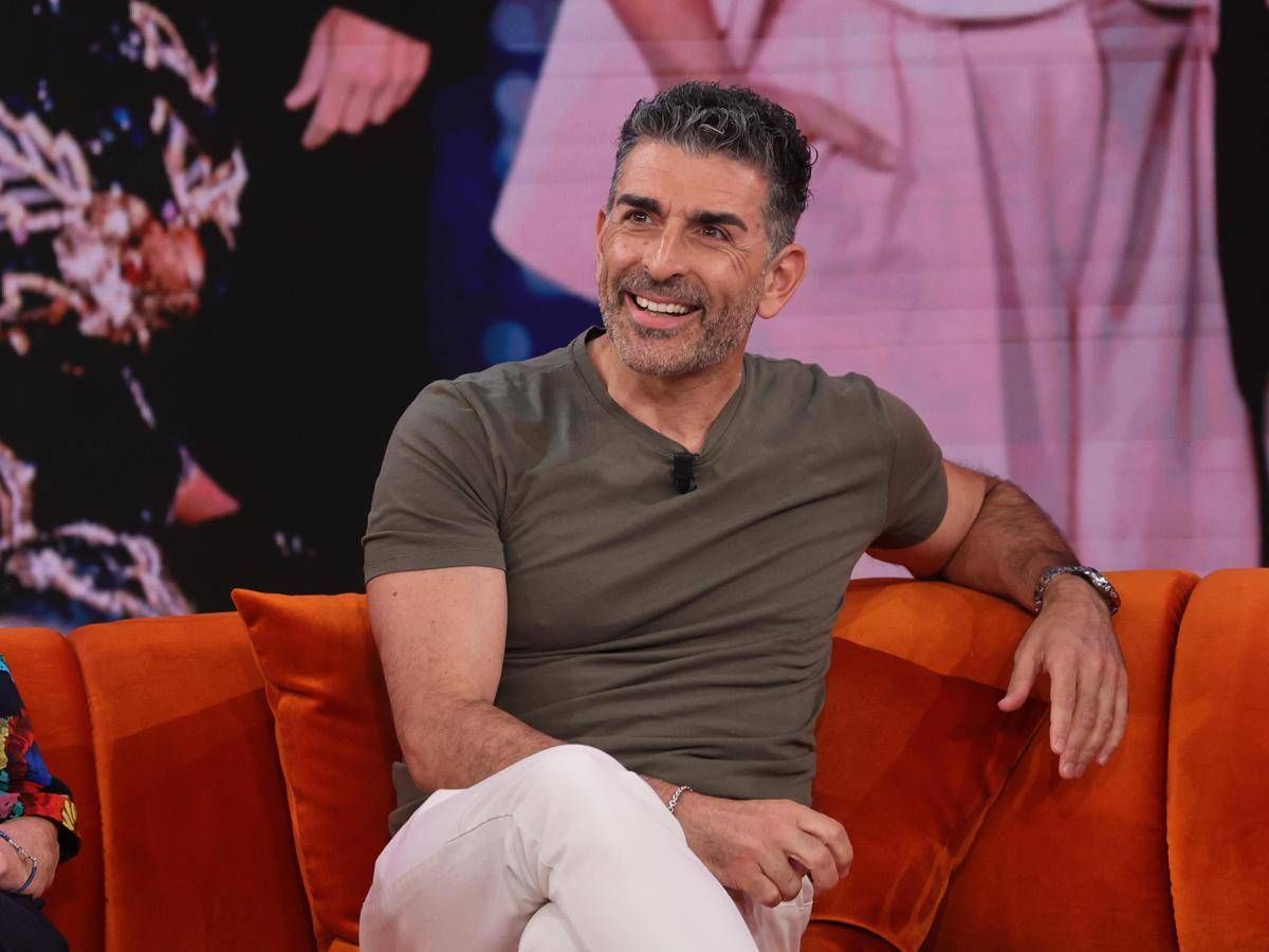 Simone Di Pasquale torna in pista a Ballando con le stelle: sarà di nuovo maestro -