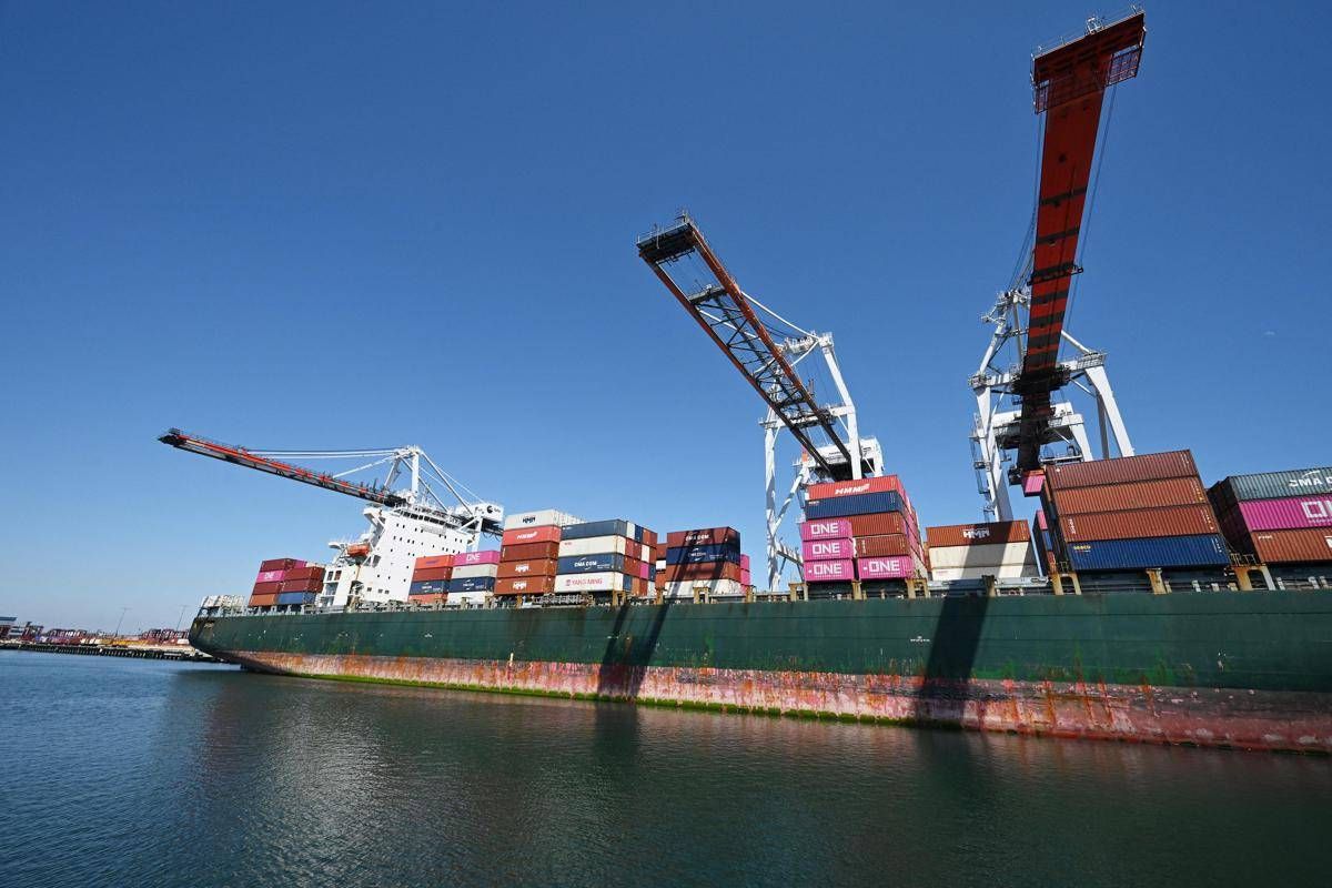 Ue sospende contromisure dopo accordo sui dazi Usa al 15% -