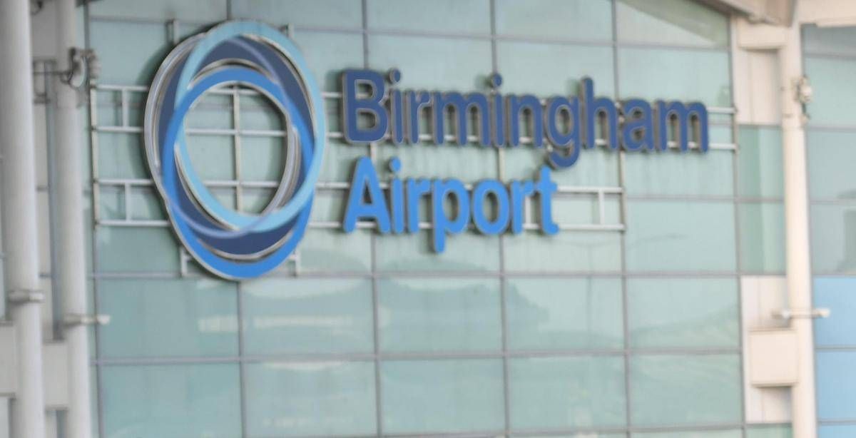 Incidente aereo a Birmingham, lo scalo chiude temporaneamente -