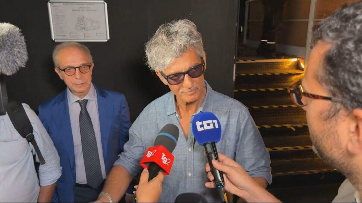 Pippo Baudo non è solo un conduttore | Scopri perché Fiorello chiede più di una semplice dedica! -