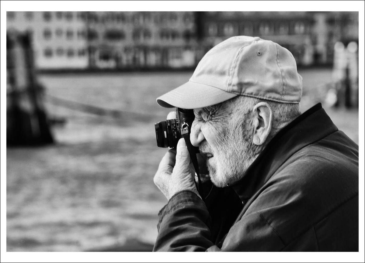 Addio al fotografo Gianni Berengo Gardin, grande testimone dell'Italia in bianco e nero -