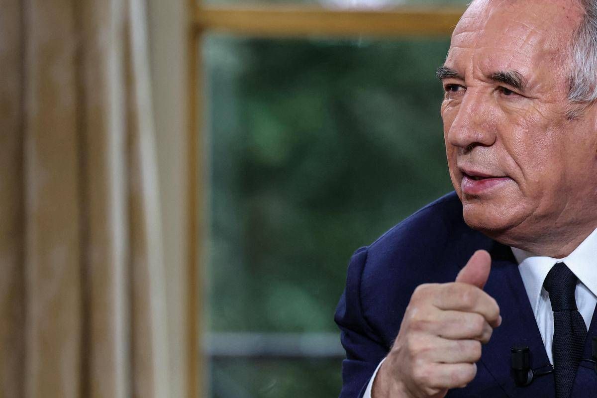 Francia, opposizione attacca Bayrou: "Ridicolo, miserabile, un naufragio" - 