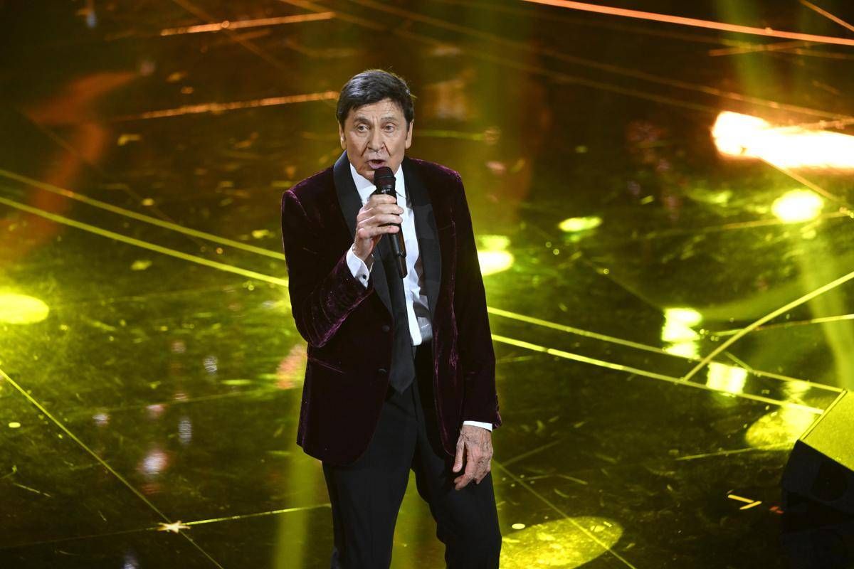 Gianni Morandi non si ferma...l'allenamento intensivo in palestra: "Che tortura" - 